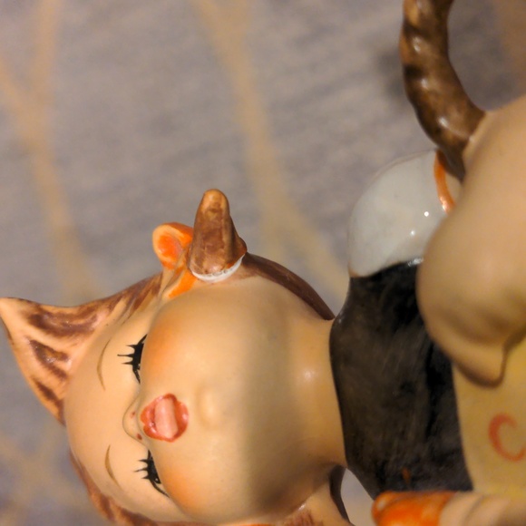 Goebel Hummel Figures, Doll Mother and Sister TMK 6 - Picture 15 of 16